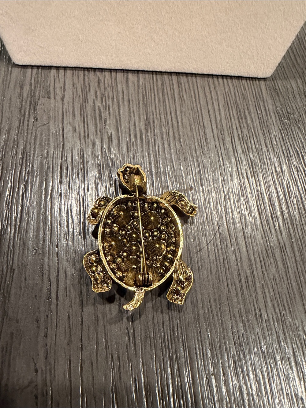 Sparkling Turtle Brooch Pin in Teal Crystal - Picture 4 of 5